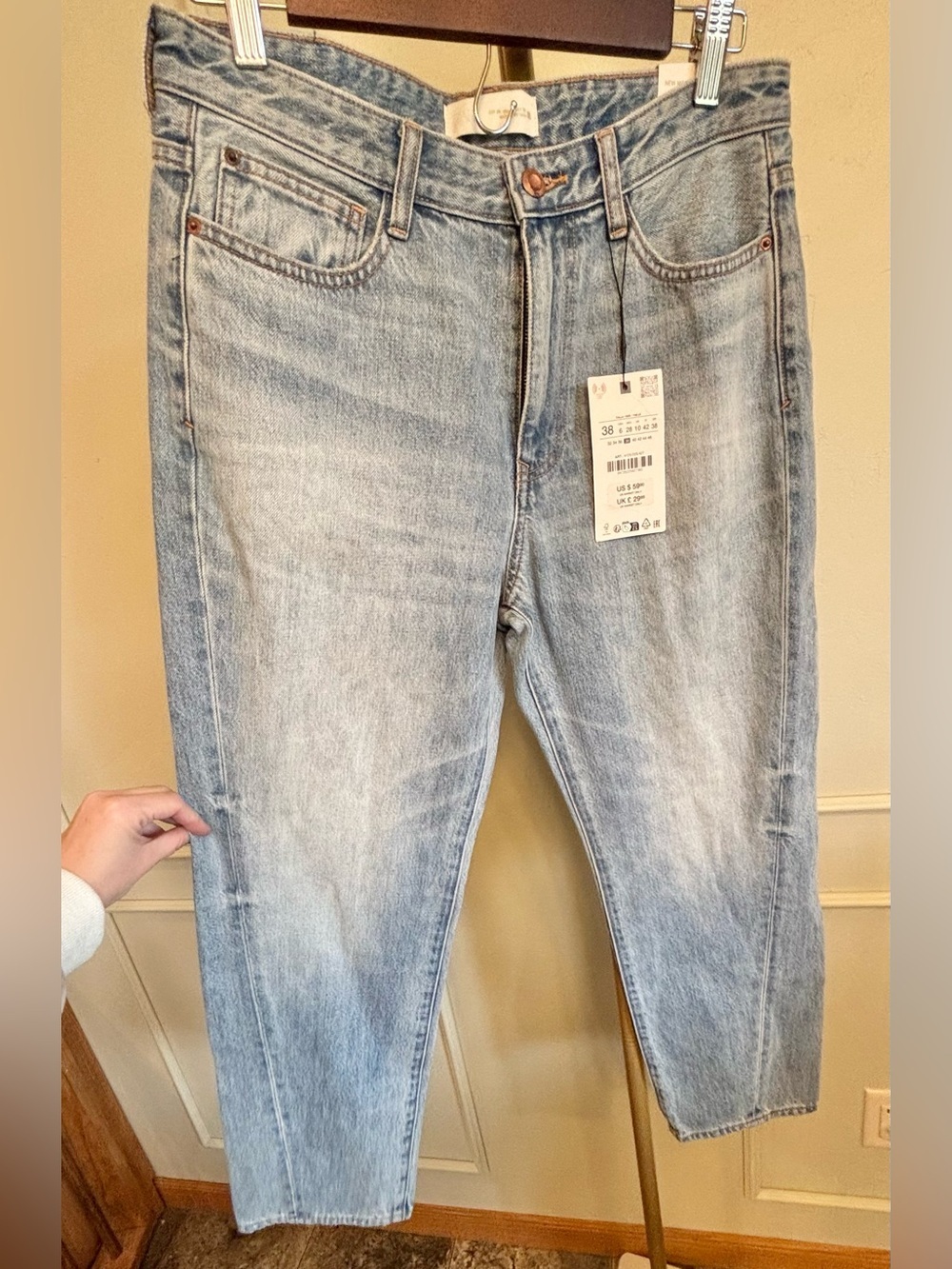 Zara Mom Jeans High Waist Light Wash Blue Denim Straight Jeans MSRP $60